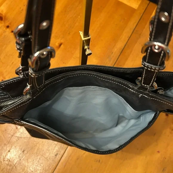 Coach Vintage Black Leather Hand Bag - Picture 8 of 16